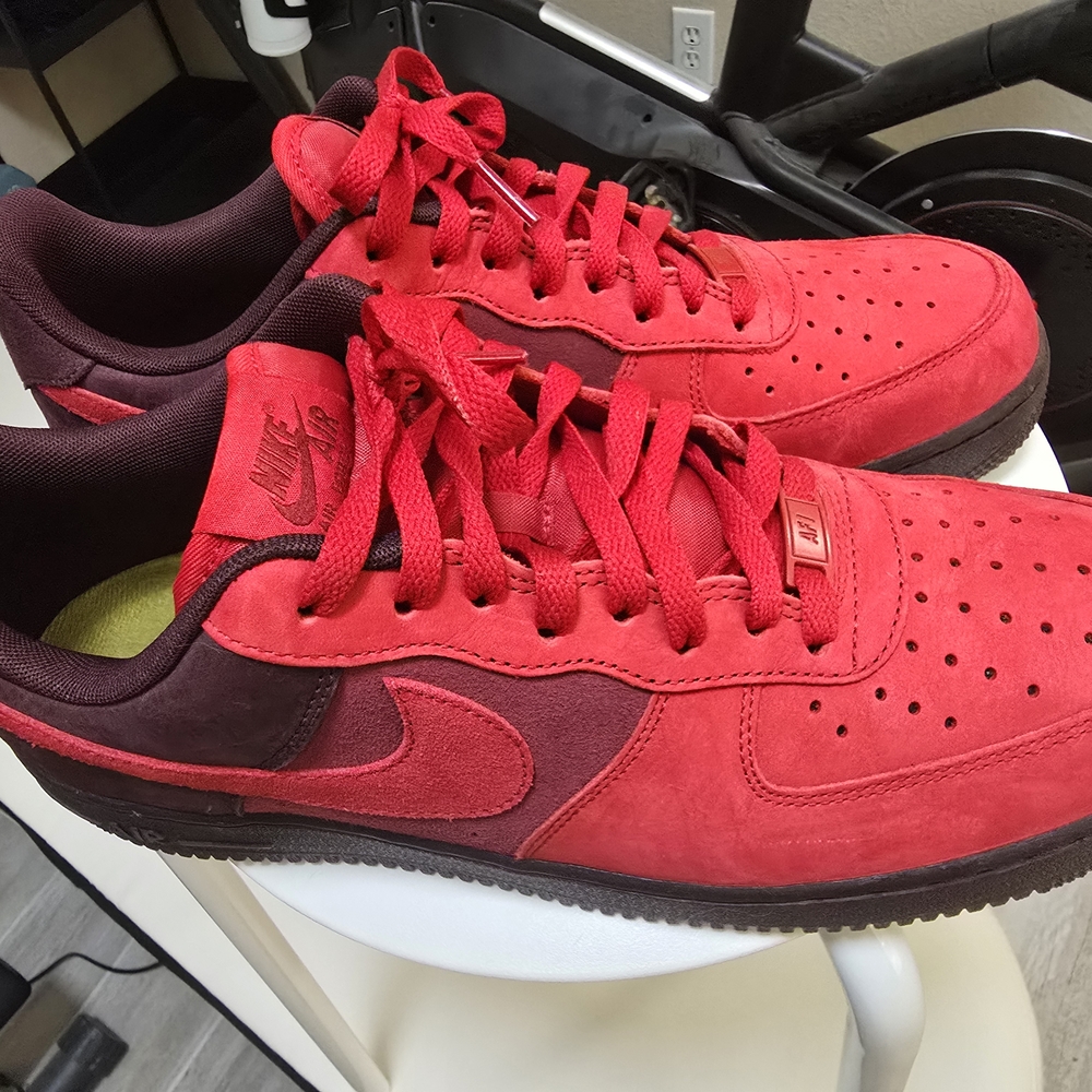 Nike AIR FORCE 1 Vibrant Red and Deep Burgundy Sneakers